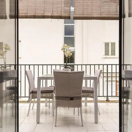 Apartman Center - Steps From The Otranto