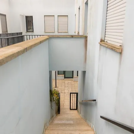 Center - Steps From The أوترانتو